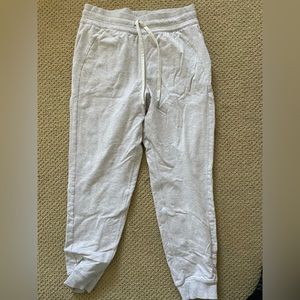 Scuba joggers size 8 Lululemon